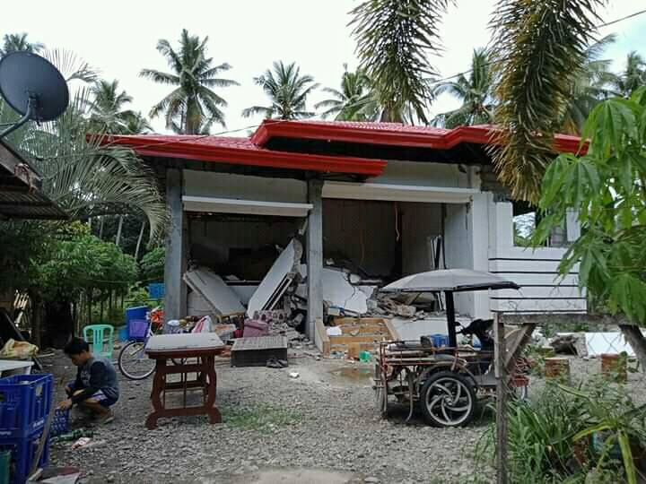 2019-10-29T043529Z_1003074265_RC126D513130_RTRMADP_3_QUAKE-PHILIPPINES-DAVAO