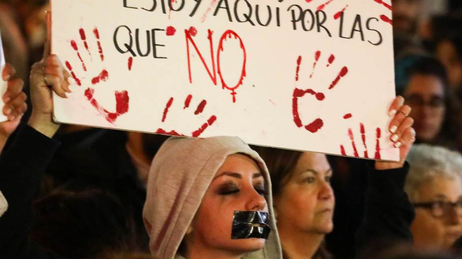 2019-11-04T190453Z_1584834994_RC18498E4340_RTRMADP_3_SPAIN-WOMEN-PROTEST