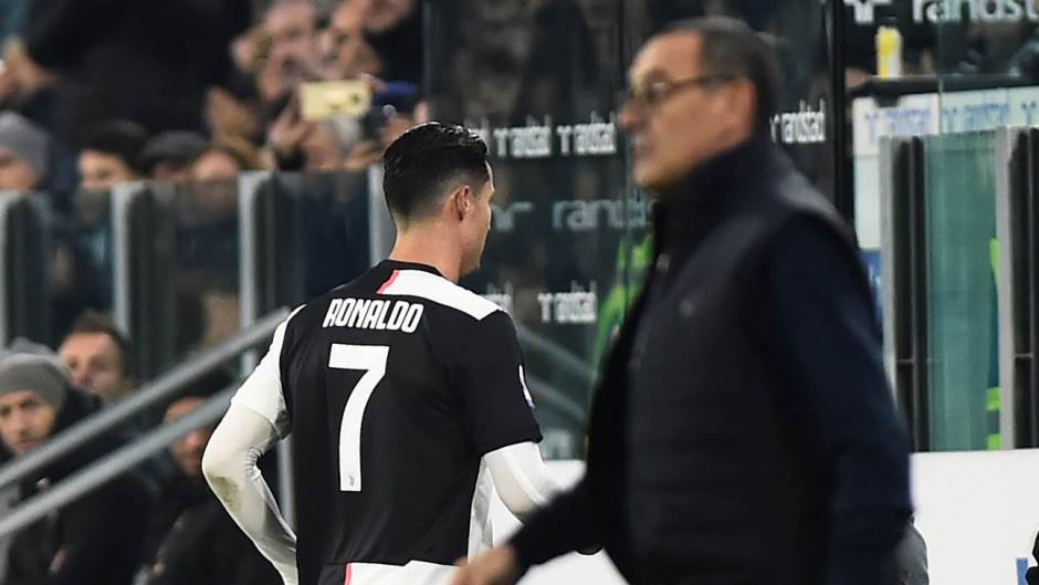 2019-11-10T210841Z_490046445_RC2L8D9SRC5W_RTRMADP_3_SOCCER-ITALY-JUV-MIL-REPORT