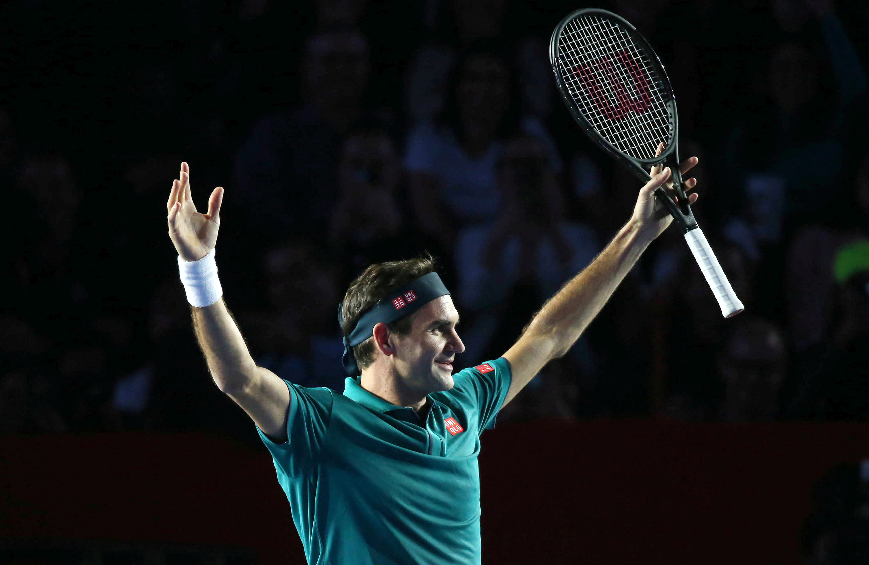 2019-11-24T021120Z_492146154_RC2EHD9OBLQ3_RTRMADP_3_TENNIS-MEXICO-FEDERER