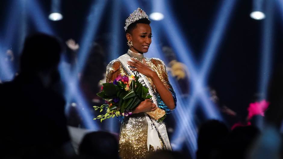 2019-12-09T044104Z_1870482255_RC2GRD98NCYP_RTRMADP_3_USA-MISSUNIVERSE