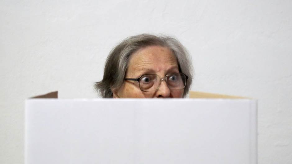 2019-12-22T090614Z_387776511_RC290E9USVQC_RTRMADP_3_CROATIA-ELECTION