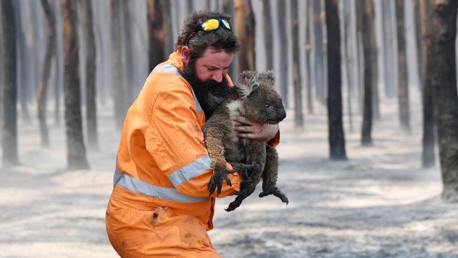 2020-01-07T000000Z_674880503_RC2TAE94MSRU_RTRMADP_3_AUSTRALIA-BUSHFIRES