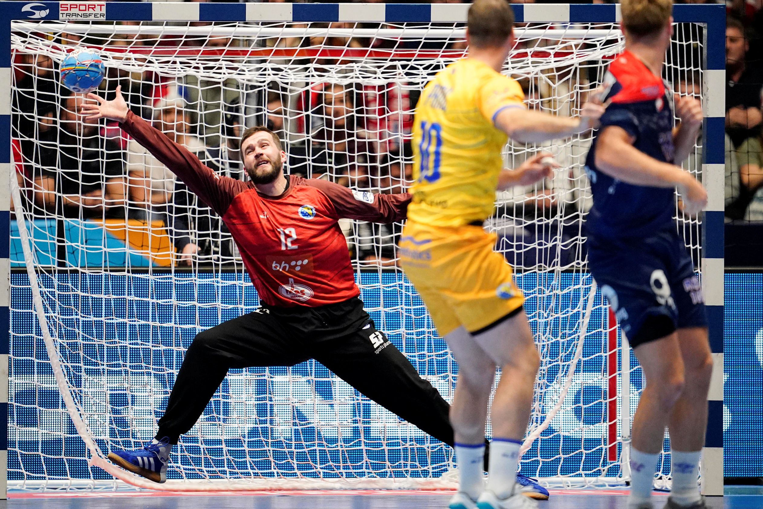2020-01-10T200924Z_1584053166_RC28DE9KT3NW_RTRMADP_3_HANDBALL-EURO