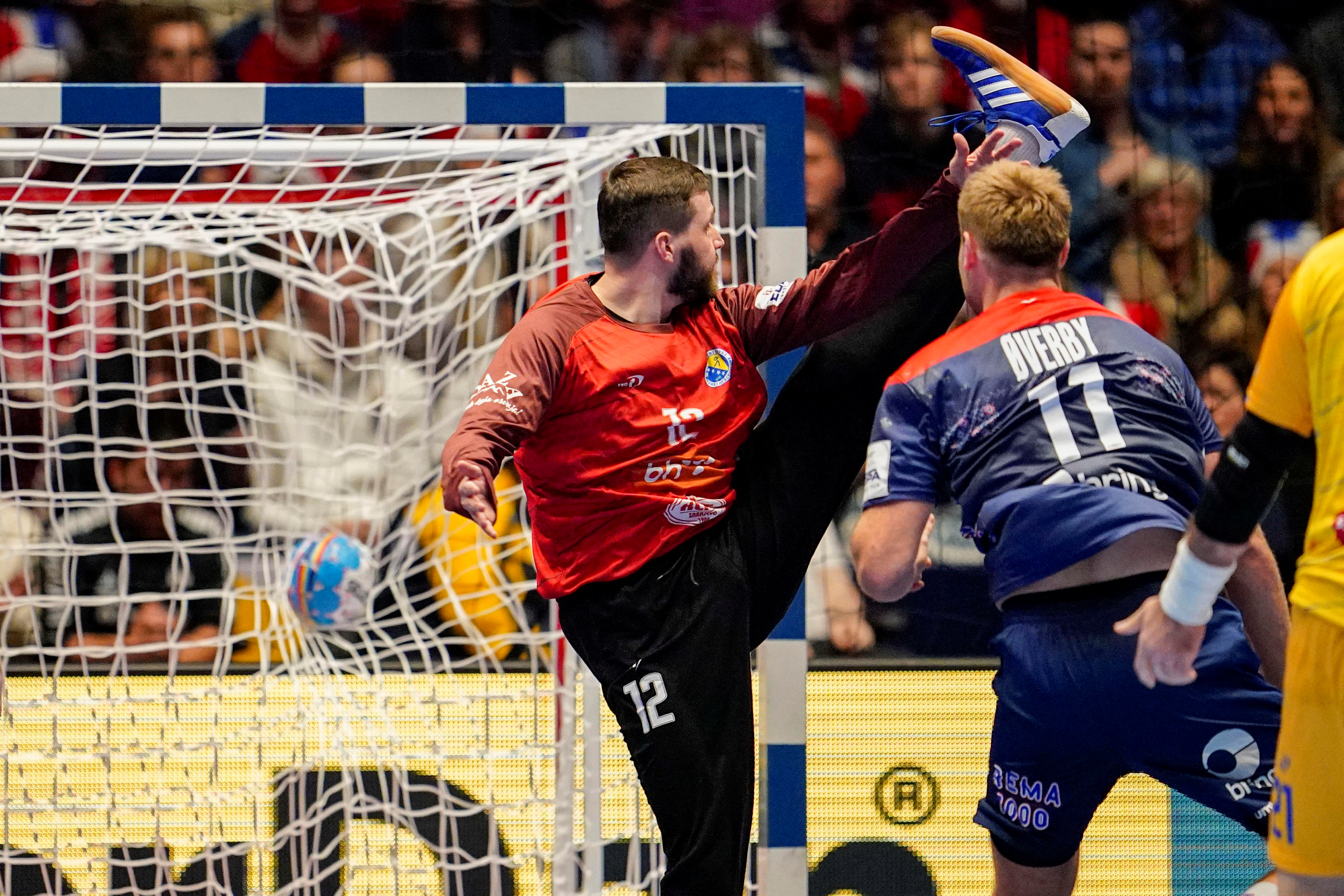 2020-01-10T201258Z_498060156_RC28DE989RQB_RTRMADP_3_HANDBALL-EURO