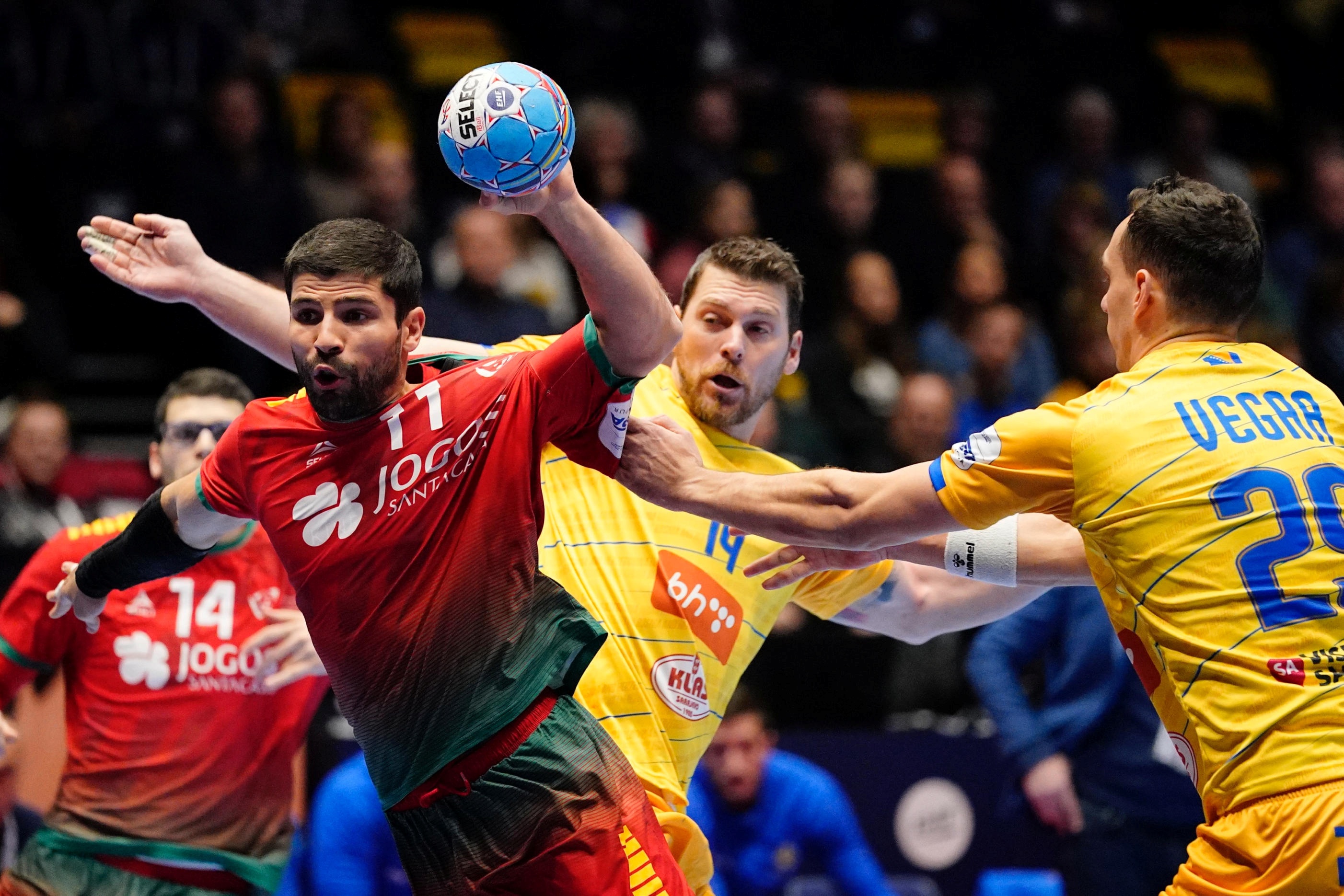 2020-01-12T161641Z_60576158_RC2GEE93DUV1_RTRMADP_3_HANDBALL-EURO