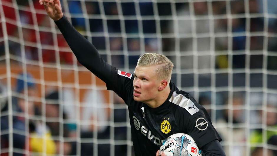 2020-01-18T155252Z_584366695_RC2FIE9MNT6J_RTRMADP_3_SOCCER-GERMANY-AUG-DOR-REPORT