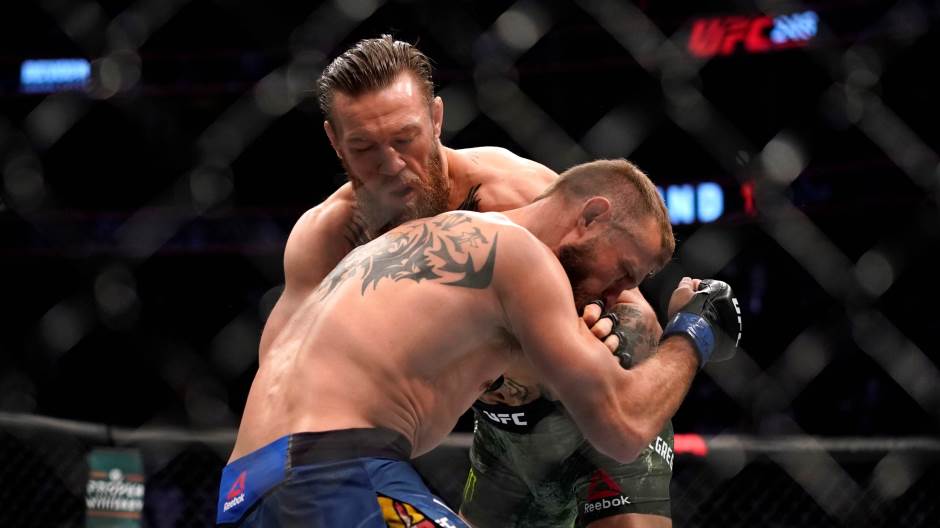 2020-01-19T060333Z_1575591624_RC2UIE9GMXV8_RTRMADP_3_MMA-UFC-UFC246