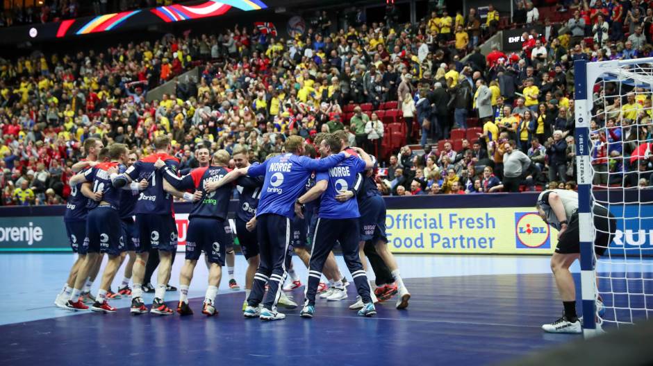 2020-01-19T192100Z_792813155_RC27JE9OBOZF_RTRMADP_3_HANDBALL-EURO