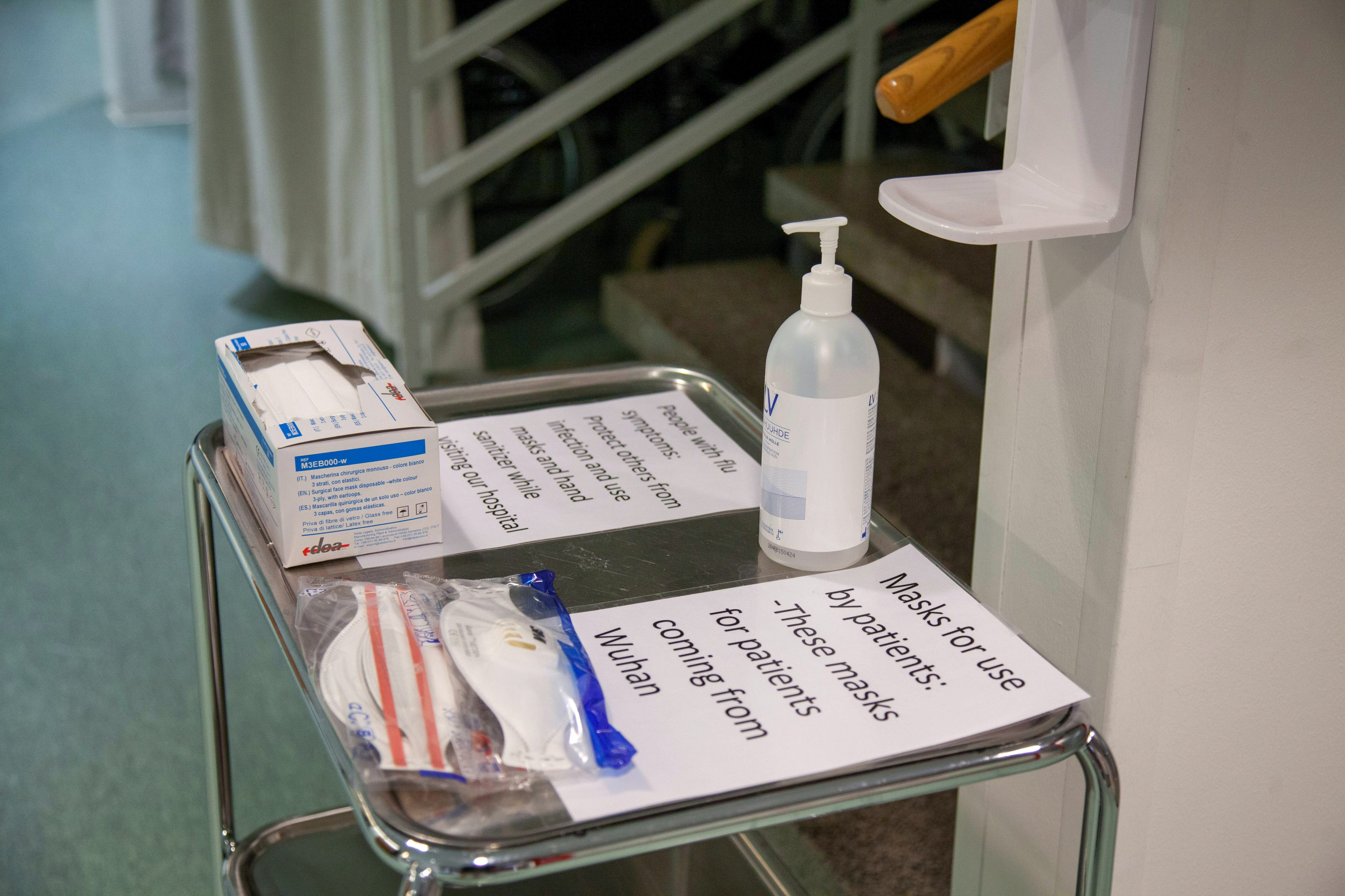 2020-01-24T145354Z_1307807497_RC2EME9H0VGF_RTRMADP_3_CHINA-HEALTH