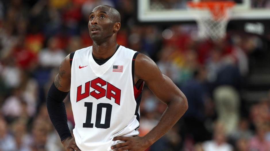 2020-01-26T200458Z_130561067_RC2WNE9PWC4J_RTRMADP_3_PEOPLE-KOBE-BRYANT