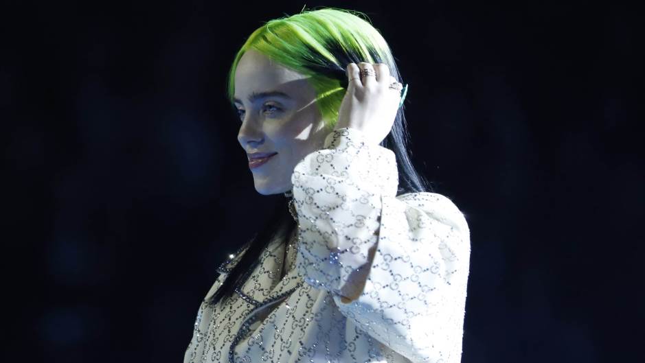 2020-01-27T024206Z_104825200_HP1EG1R07I6YL_RTRMADP_3_AWARDS-GRAMMYS