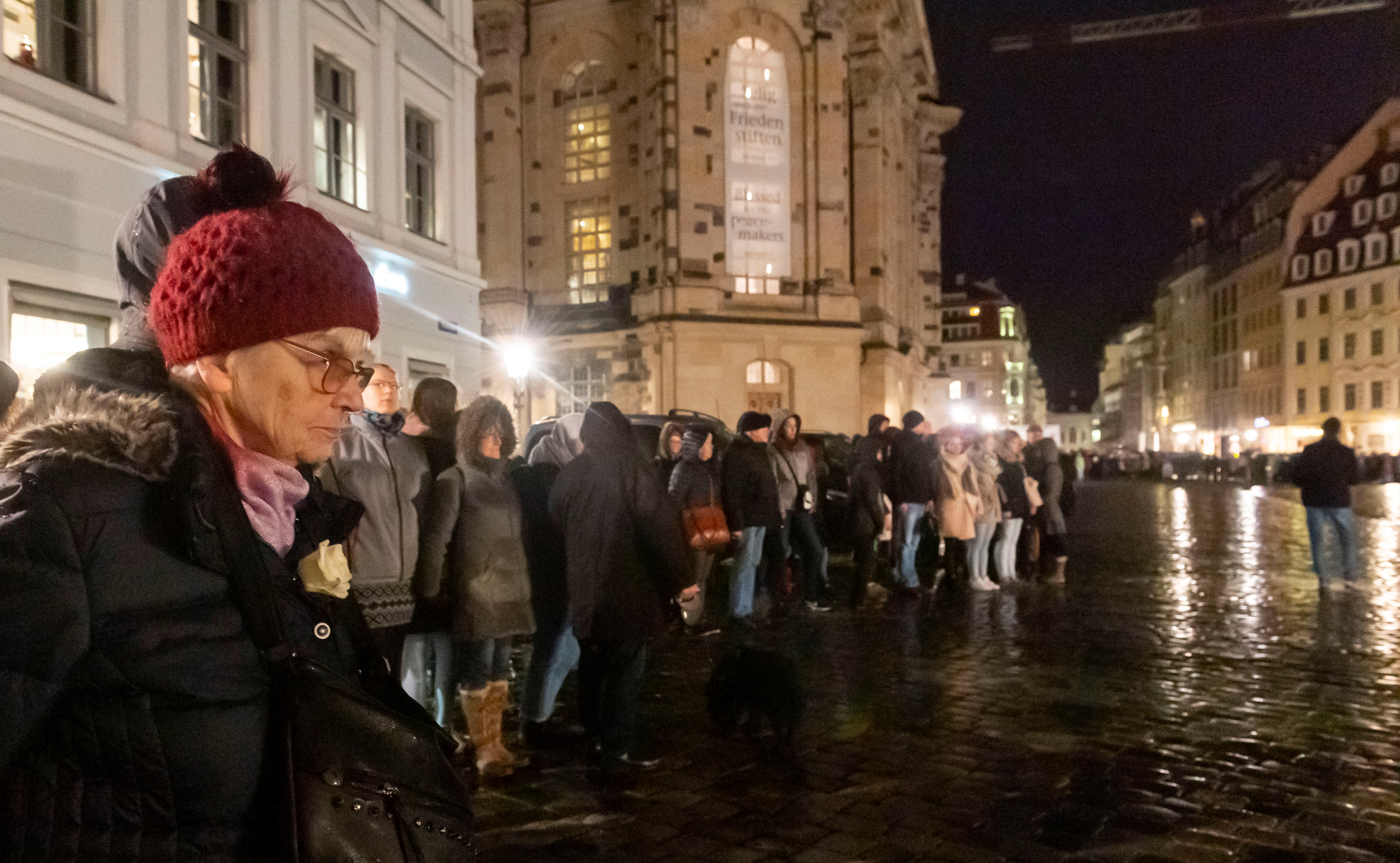2020-02-13T175146Z_1041985631_RC2TZE90STFC_RTRMADP_3_WW2-ANNIVERSARY-DRESDEN-CEREMONY