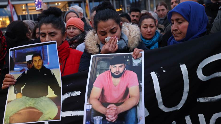 2020-02-20T172212Z_878671648_RC2H4F947G7V_RTRMADP_3_GERMANY-SHOOTING