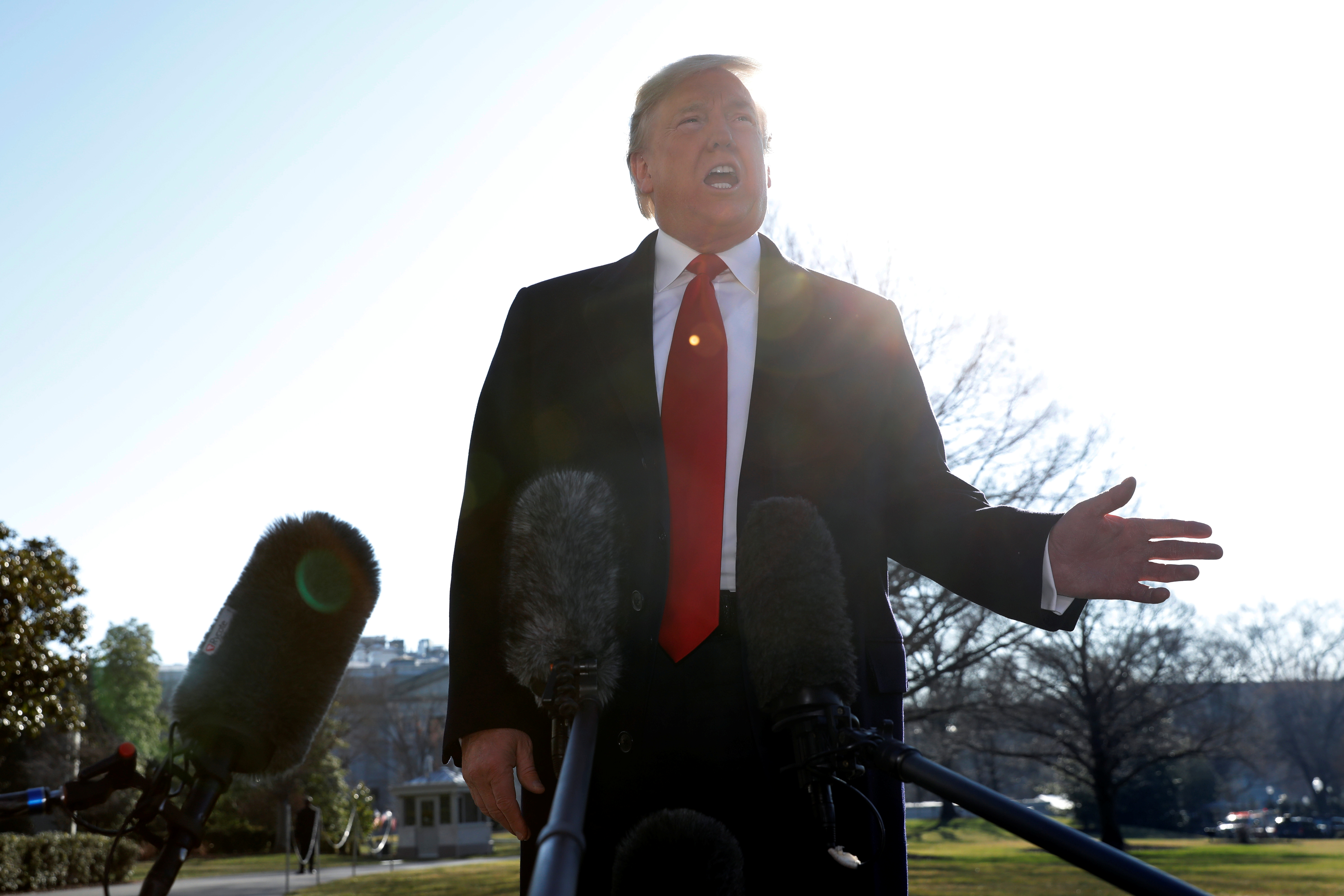 2020-02-23T143634Z_1278366258_RC2E6F9Z0DH6_RTRMADP_3_USA-TRUMP