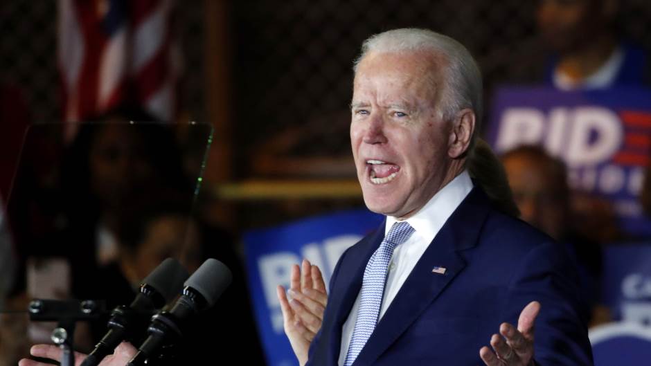 2020-03-04T035510Z_1022168155_HP1EG340AVYBC_RTRMADP_3_USA-ELECTION-BIDEN