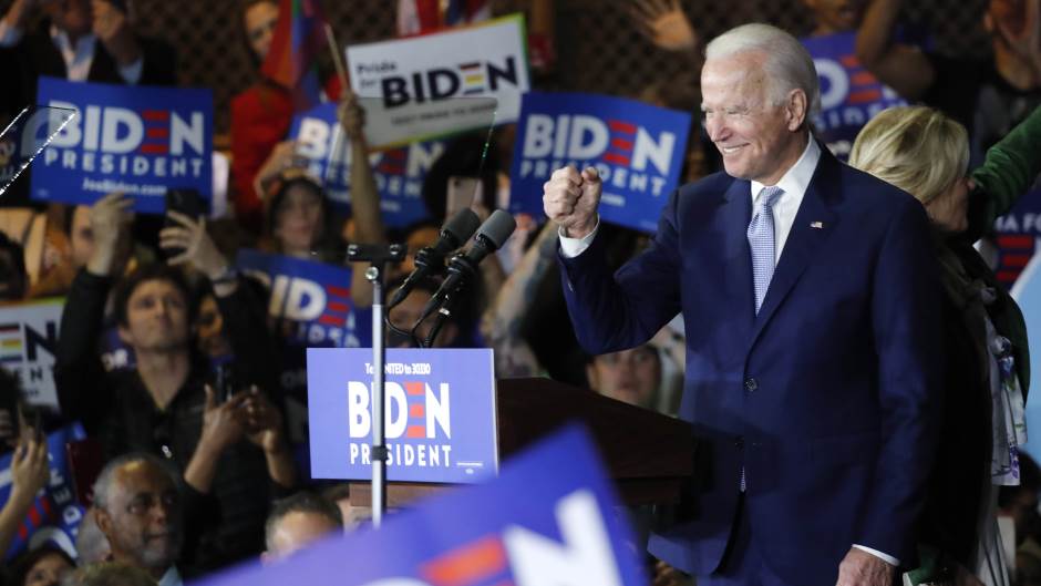 2020-03-04T040104Z_694627460_HP1EG340B5SBM_RTRMADP_3_USA-ELECTION-BIDEN