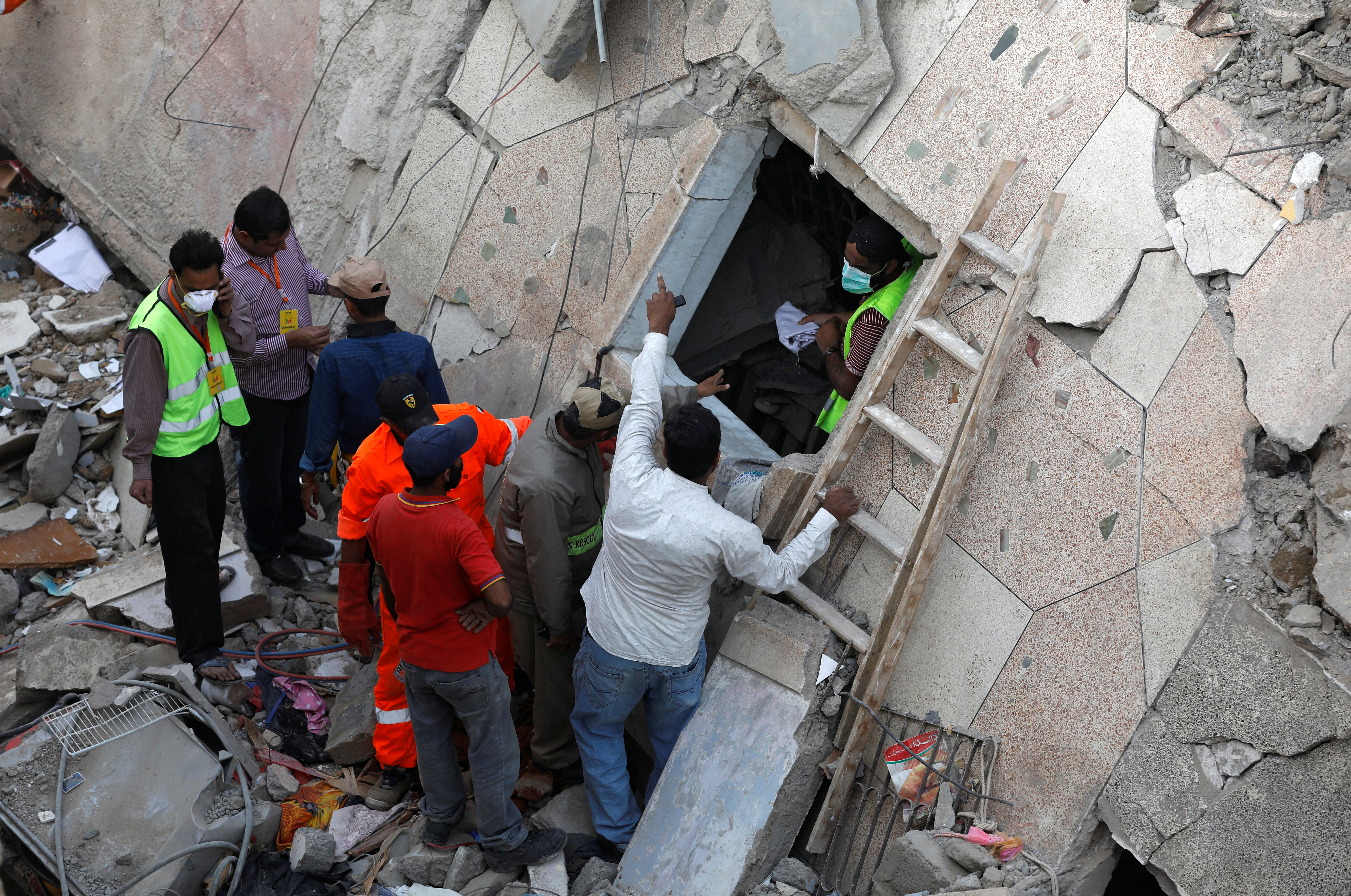 2020-03-05T143611Z_2030297406_RC2QDF93VZAA_RTRMADP_3_PAKISTAN-DISASTER