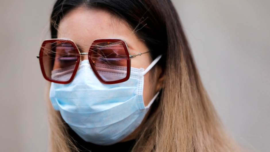 2020-03-06T162339Z_843239278_RC2GEF9LXDK8_RTRMADP_3_HEALTH-CORONAVIRUS-USA-PREGNANT