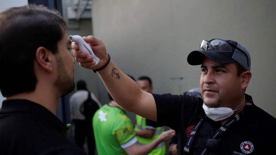 2020-03-15T032927Z_520169795_RC23KF9LBYBJ_RTRMADP_3_HEALTH-CORONAVIRUS-MEXICO
