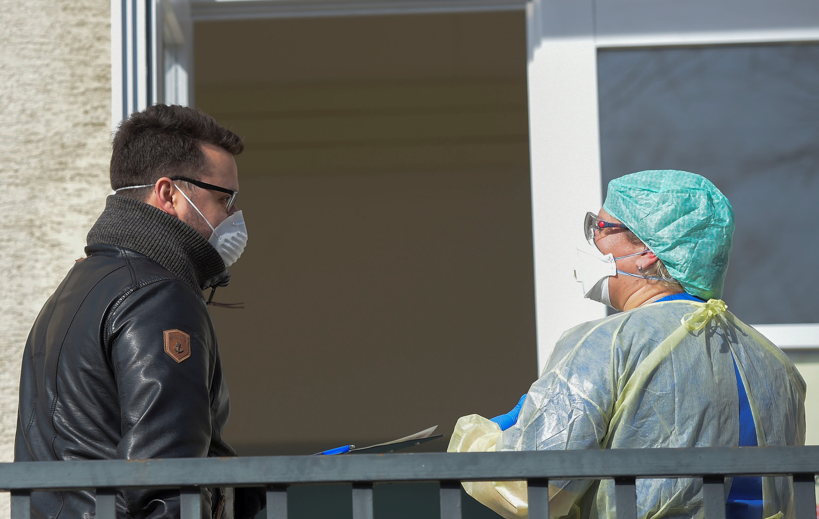 2020-03-16T145533Z_22099402_RC22LF930S3Y_RTRMADP_3_HEALTH-CORONAVIRUS-GERMANY