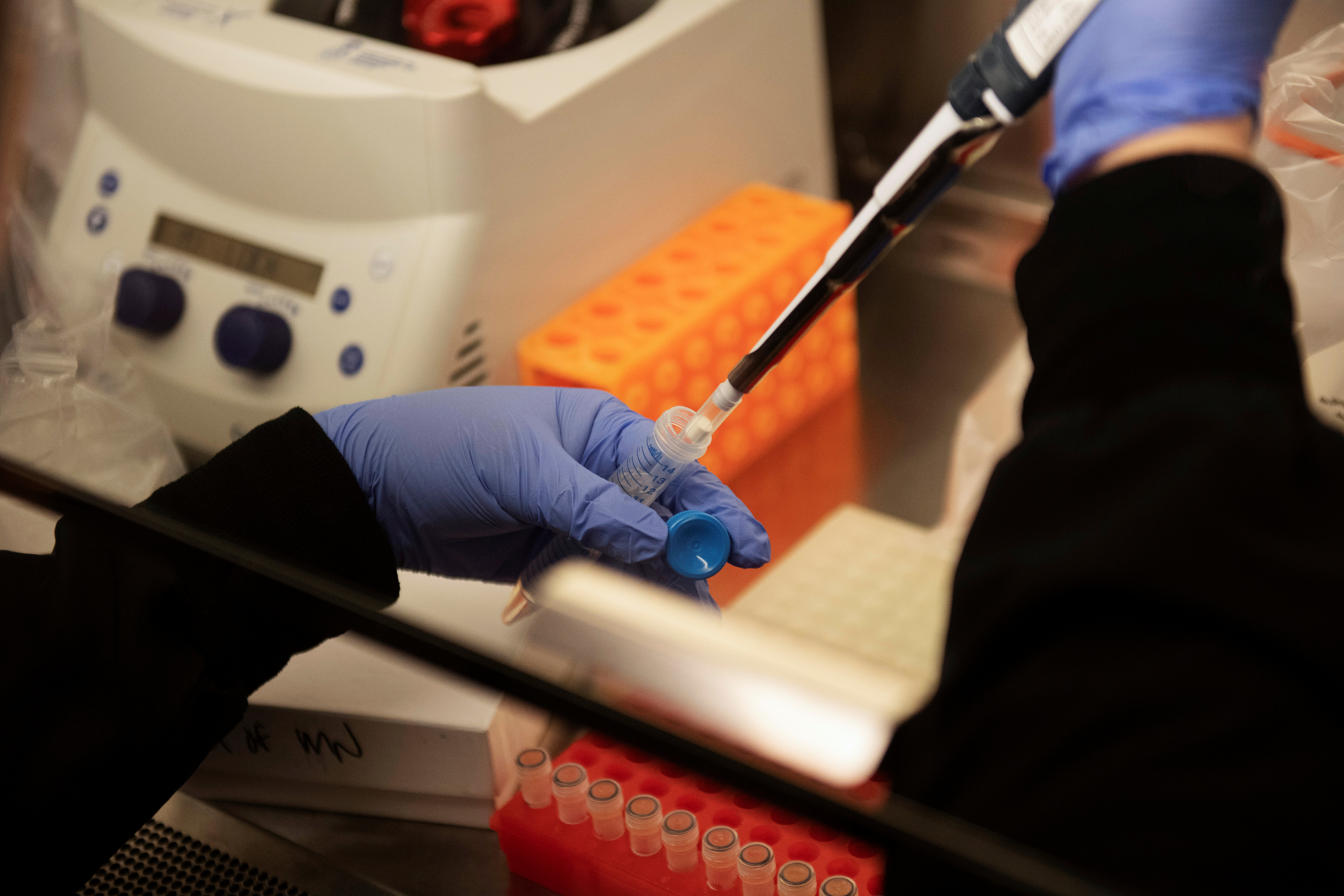 2020-03-19T221214Z_1216090056_RC2ANF97DANU_RTRMADP_3_HEALTH-CORONAVIRUS-USA-TREATMENTS