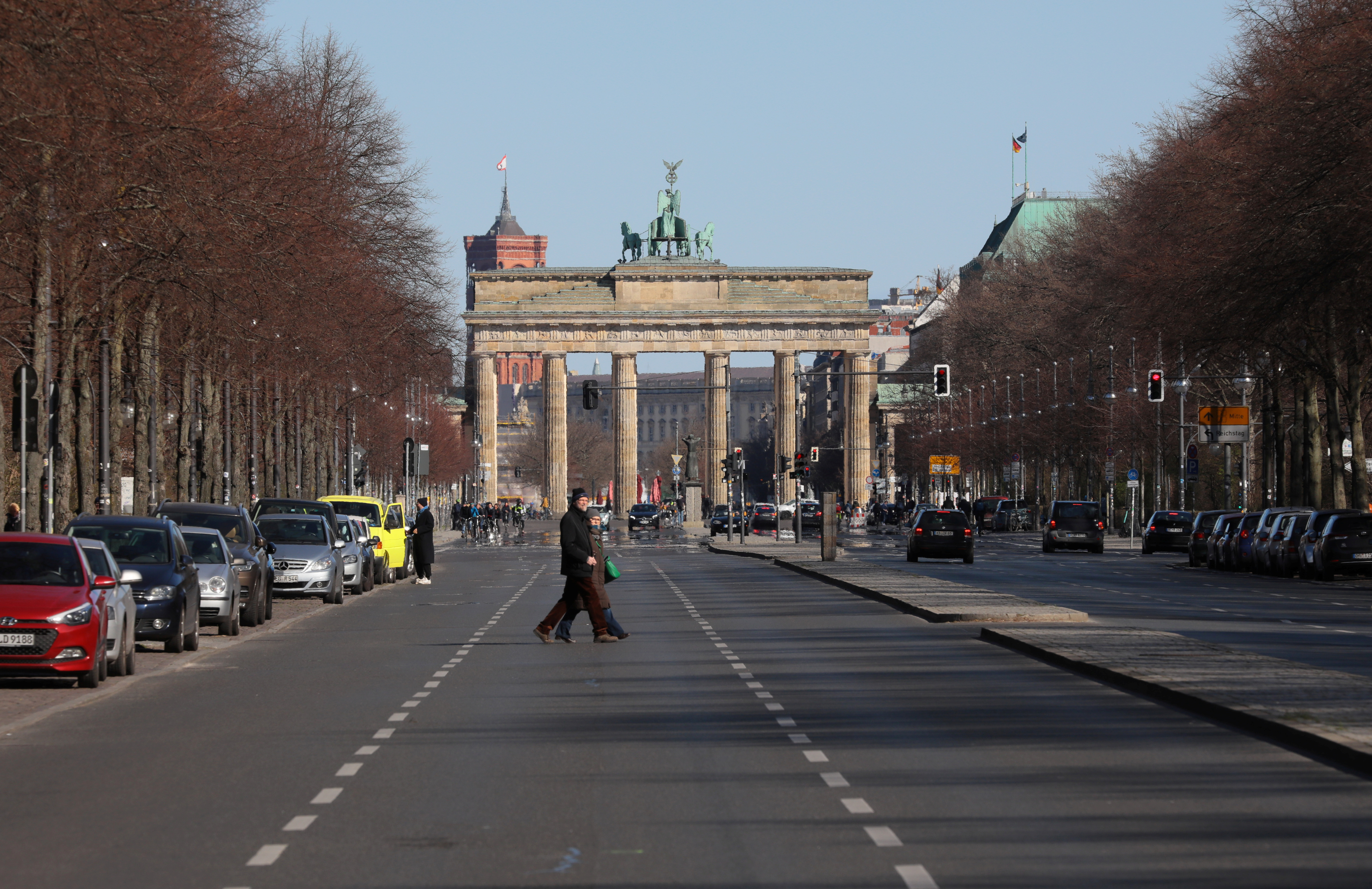 2020-03-22T133515Z_363899066_RC21PF91IITE_RTRMADP_3_HEALTH-CORONAVIRUS-GERMANY