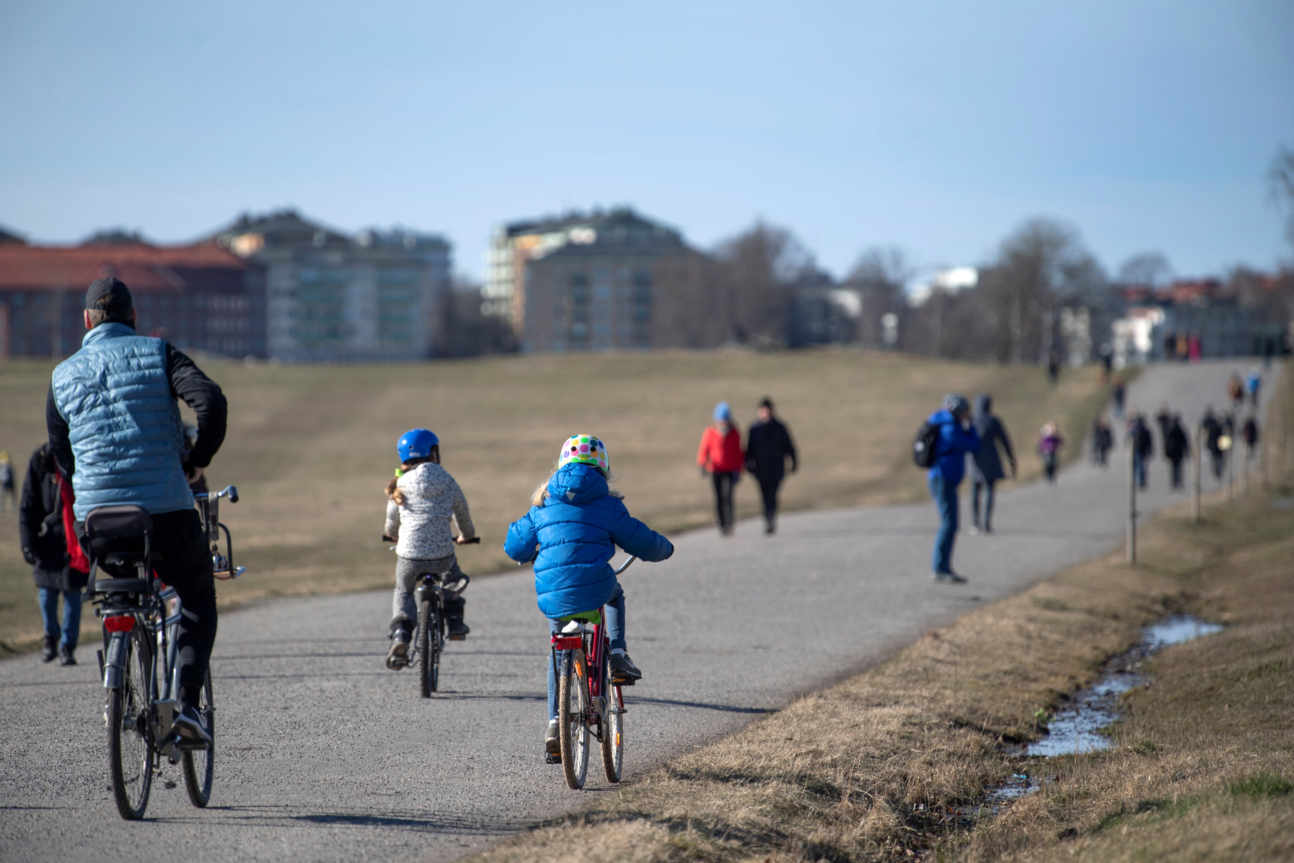 2020-03-22T160002Z_1698655226_RC24PF9J5FLD_RTRMADP_3_HEALTH-CORONAVIRUS-SWEDEN