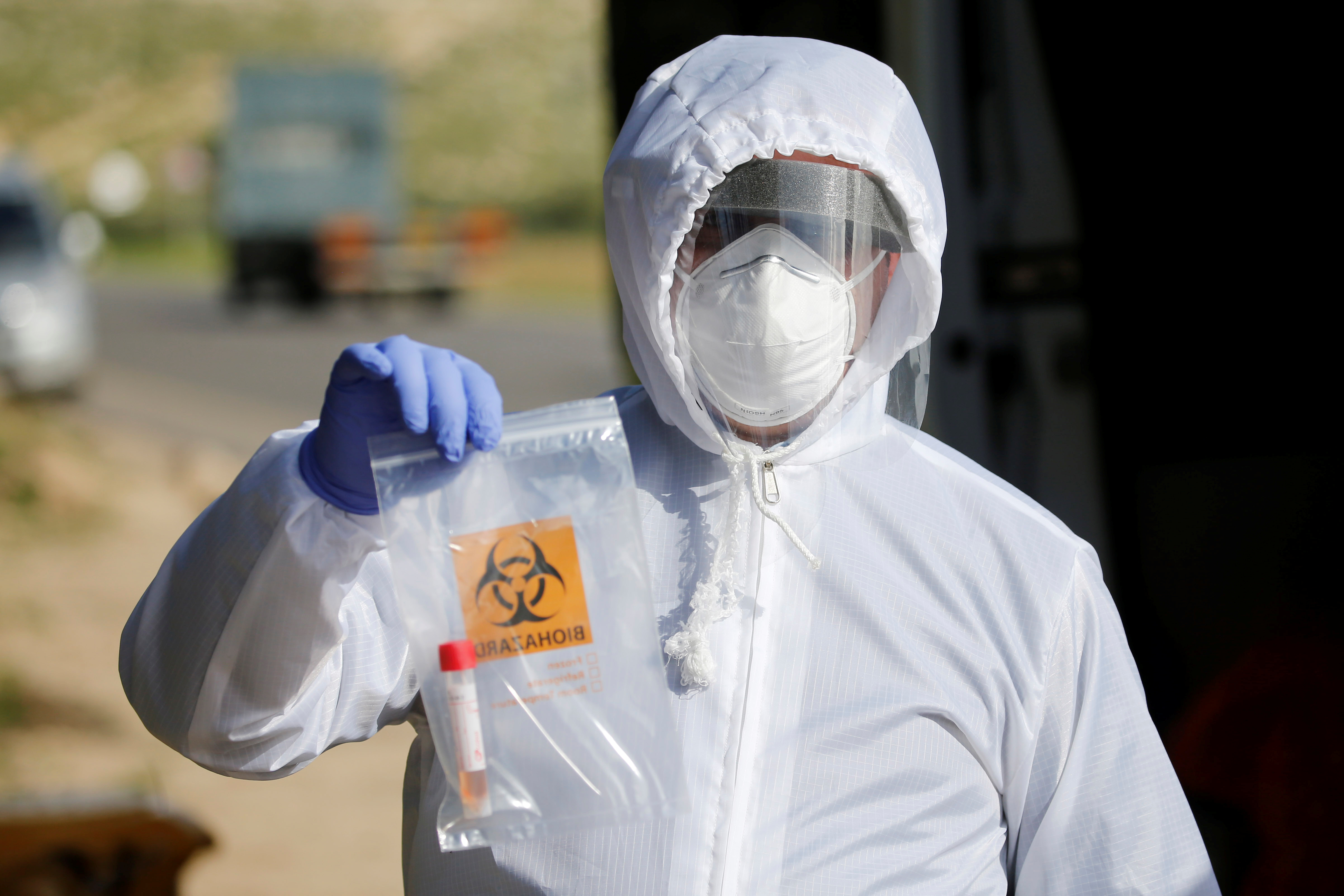 2020-03-26T152041Z_999676241_RC2RRF9AXUDG_RTRMADP_3_HEALTH-CORONAVIRUS-ISRAEL-PALESTINIANS