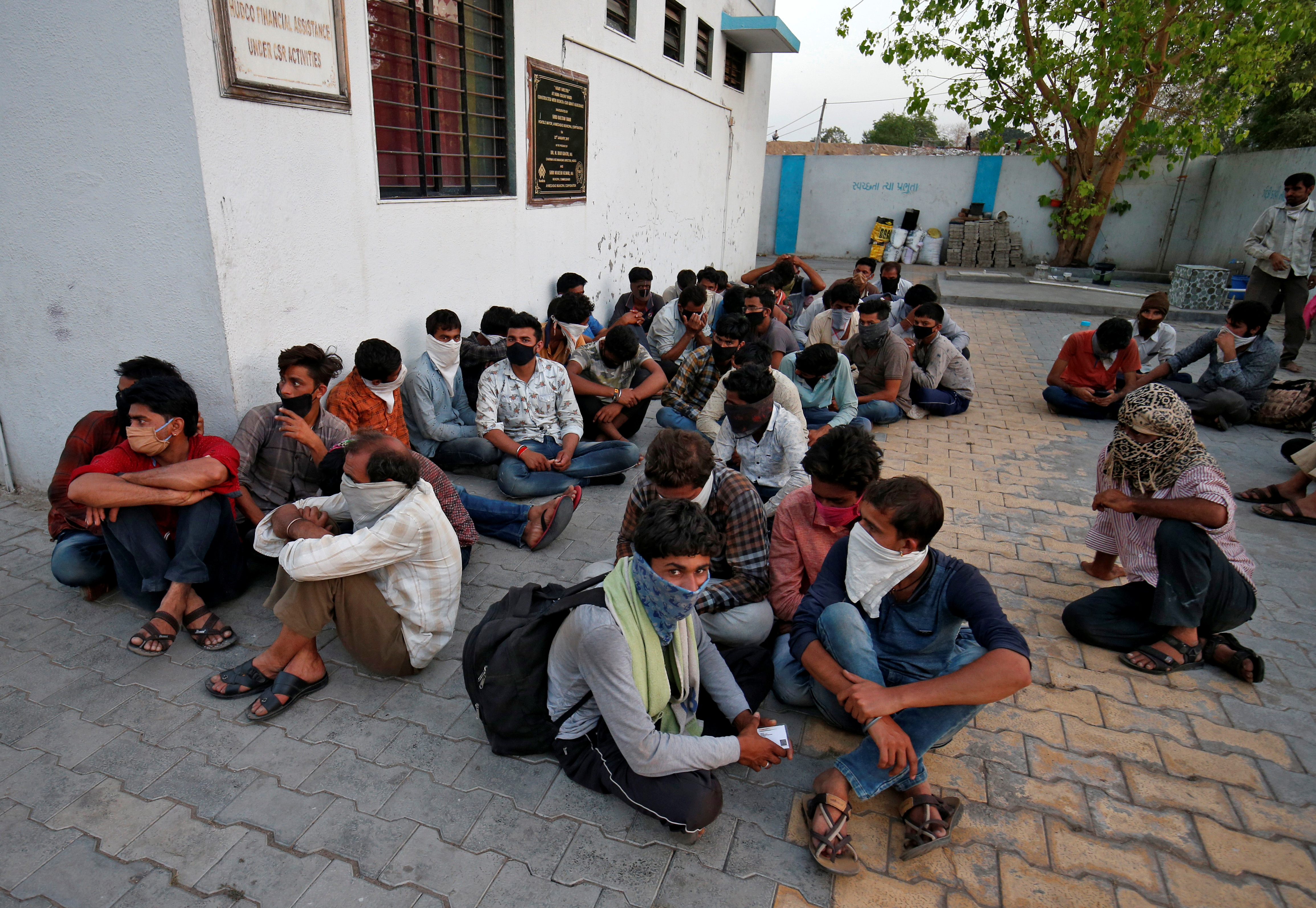 2020-03-31T160846Z_118799399_RC24VF9HUEOR_RTRMADP_3_HEALTH-CORONAVIRUS-SOUTHASIA