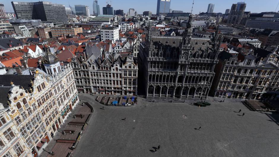 2020-04-01T113535Z_761535421_RC2NVF9QOZCB_RTRMADP_3_HEALTH-CORONAVIRUS-BELGIUM-LOCKDOWN