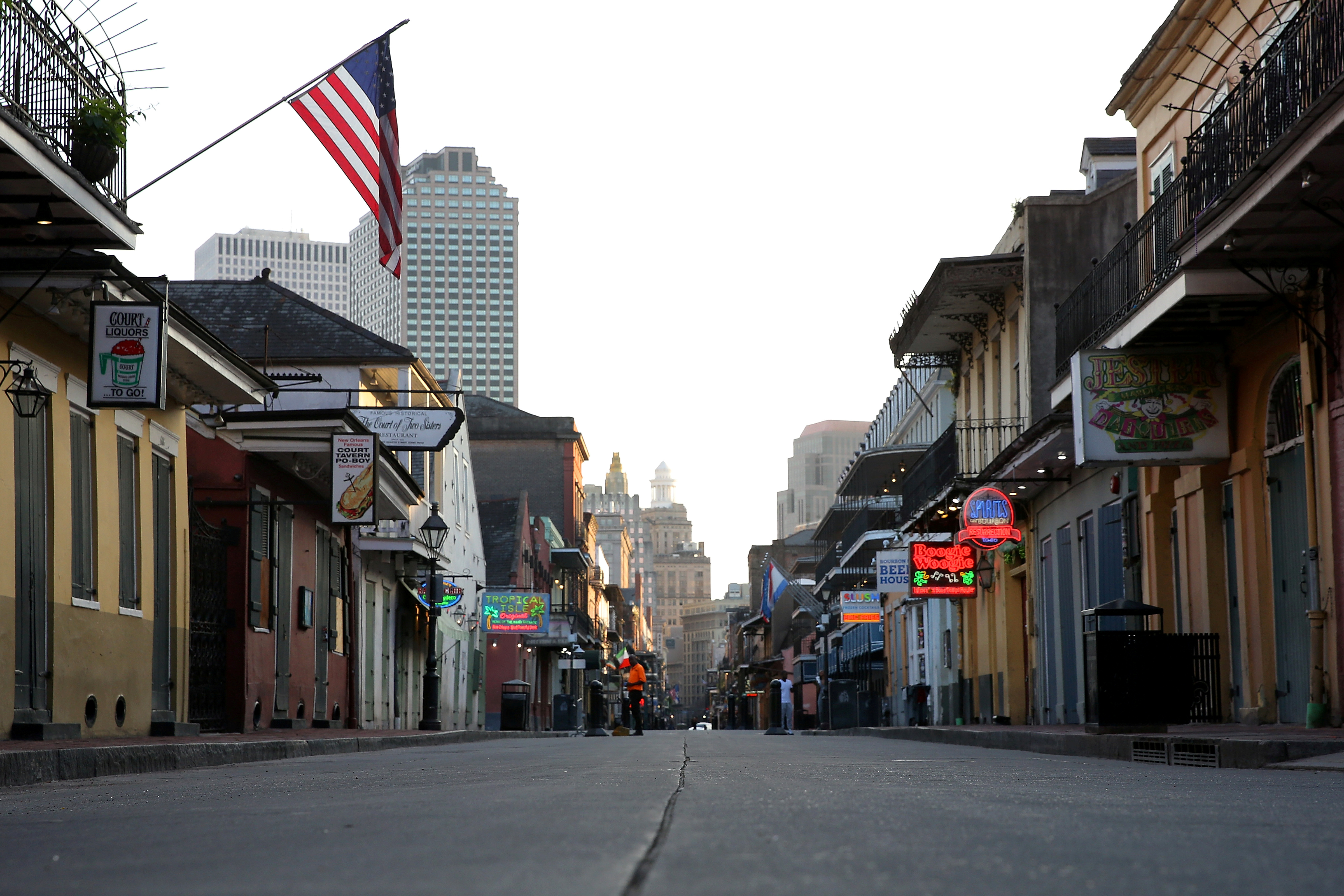 2020-04-02T105911Z_507375285_RC2AWF9JB36T_RTRMADP_3_HEALTH-CORONAVIRUS-NEW-ORLEANS