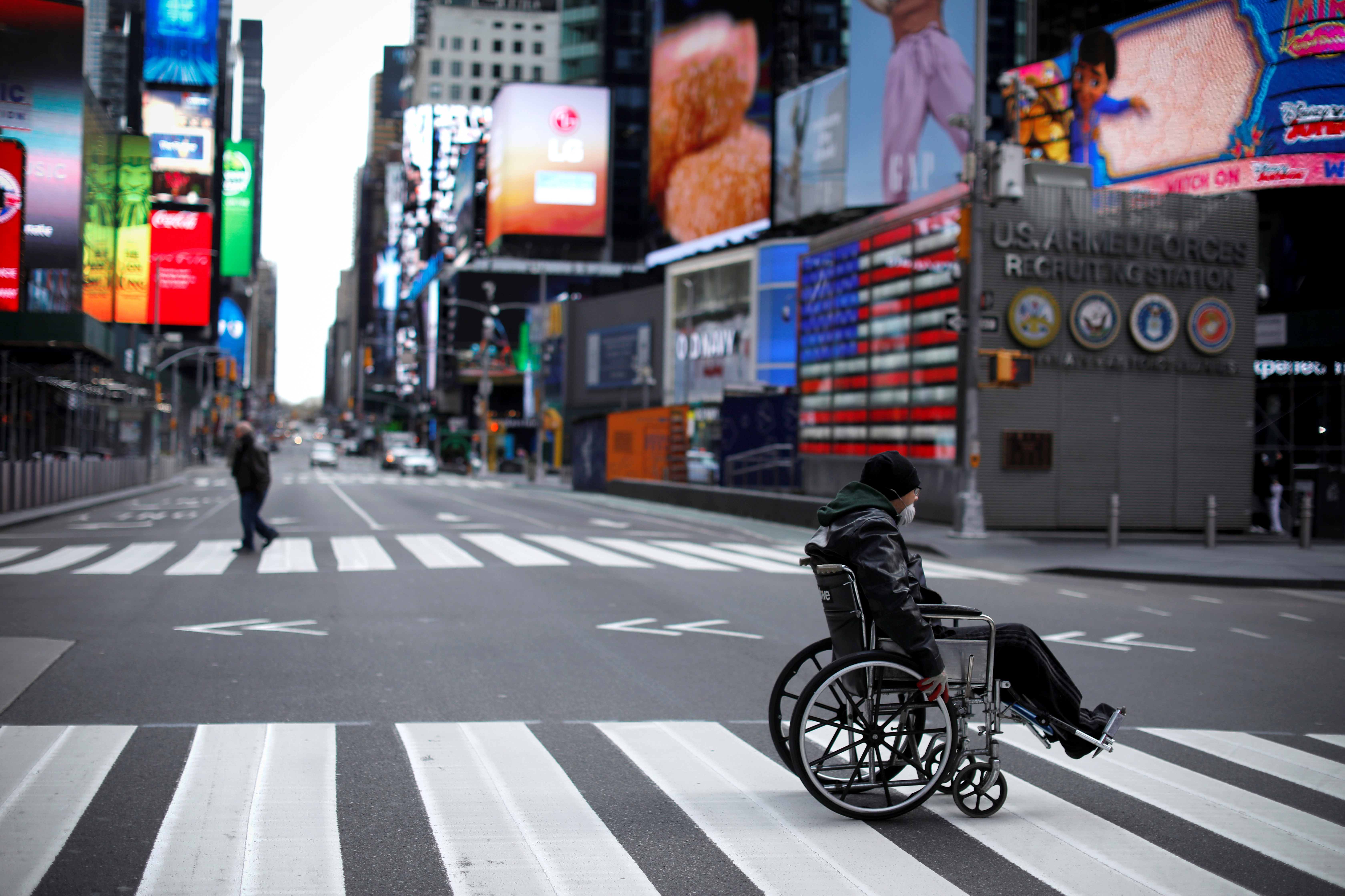 2020-04-07T133735Z_664390430_RC2PZF964FLM_RTRMADP_3_HEALTH-CORONAVIRUS-USA-NEW-YORK