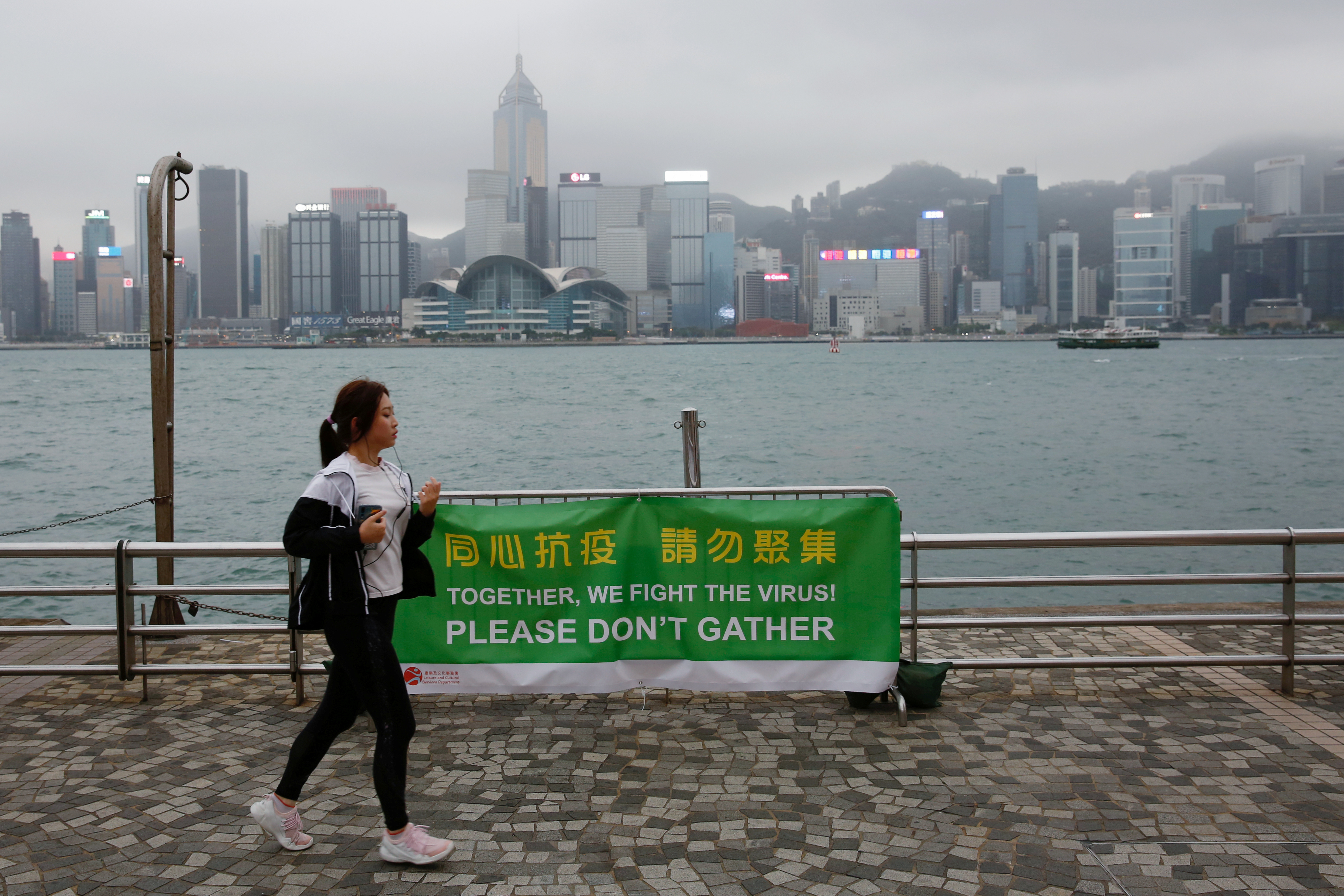 2020-04-08T115042Z_1312453020_RC2B0G9RS7LG_RTRMADP_3_HEALTH-CORONAVIRUS-HONGKONG