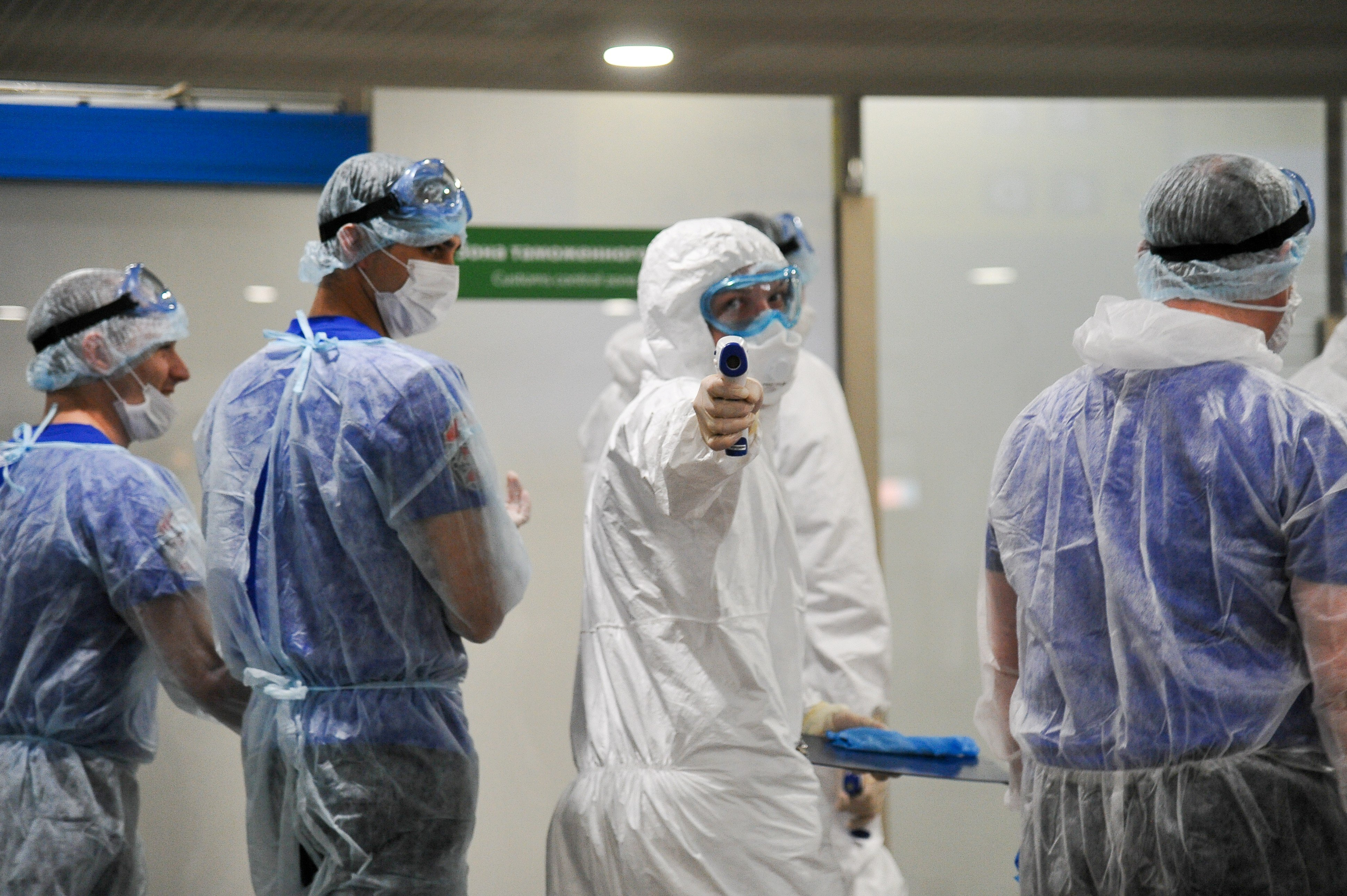 2020-04-08T151211Z_91661792_RC2F0G91GSH1_RTRMADP_3_HEALTH-CORONAVIRUS-RUSSIA