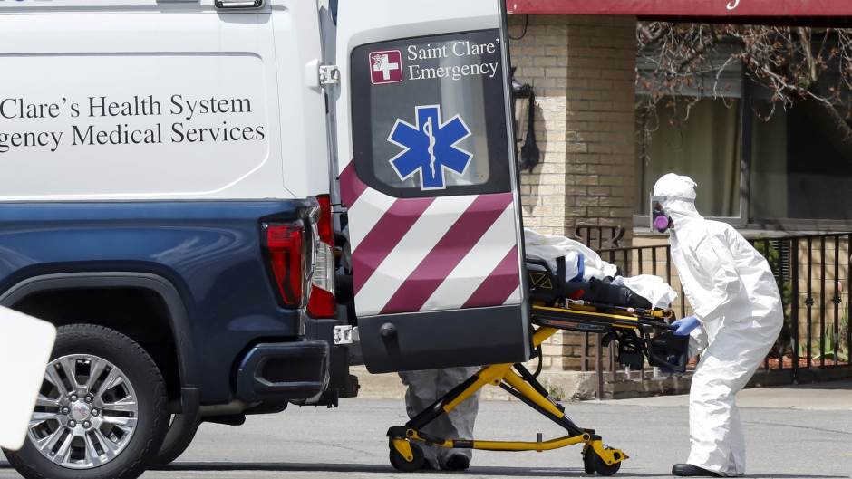 2020-04-16T190430Z_1547768305_RC2V5G98T4LA_RTRMADP_3_HEALTH-CORONAVIRUS-USA-NURSING-HOME