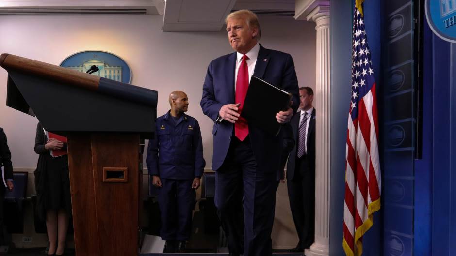 2020-04-23T003239Z_1356683617_RC20AG905752_RTRMADP_3_HEALTH-CORONAVIRUS-USA