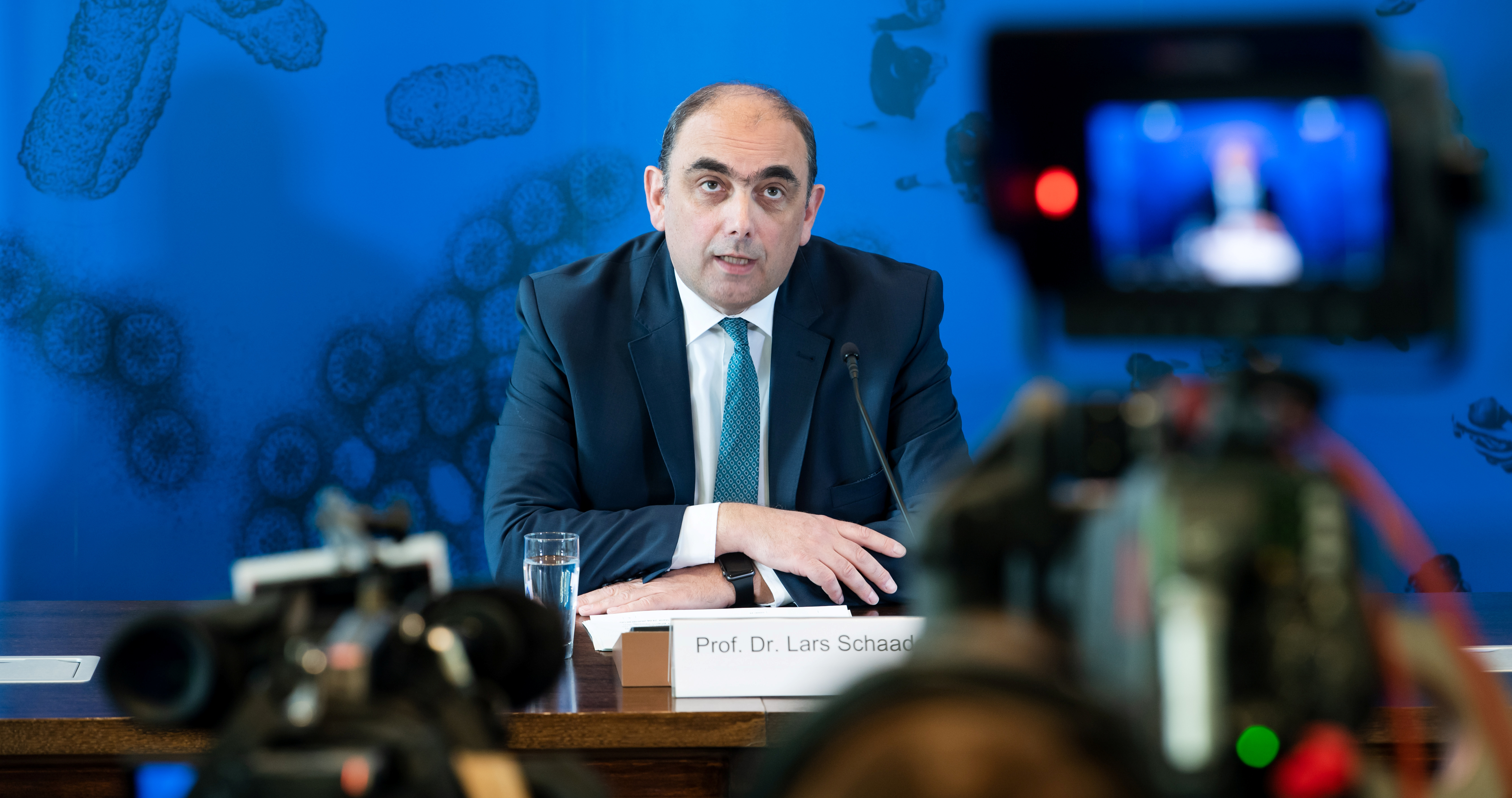 2020-04-24T000000Z_489547768_RC2XAG9J9XU7_RTRMADP_3_HEALTH-CORONAVIRUS-GERMANY