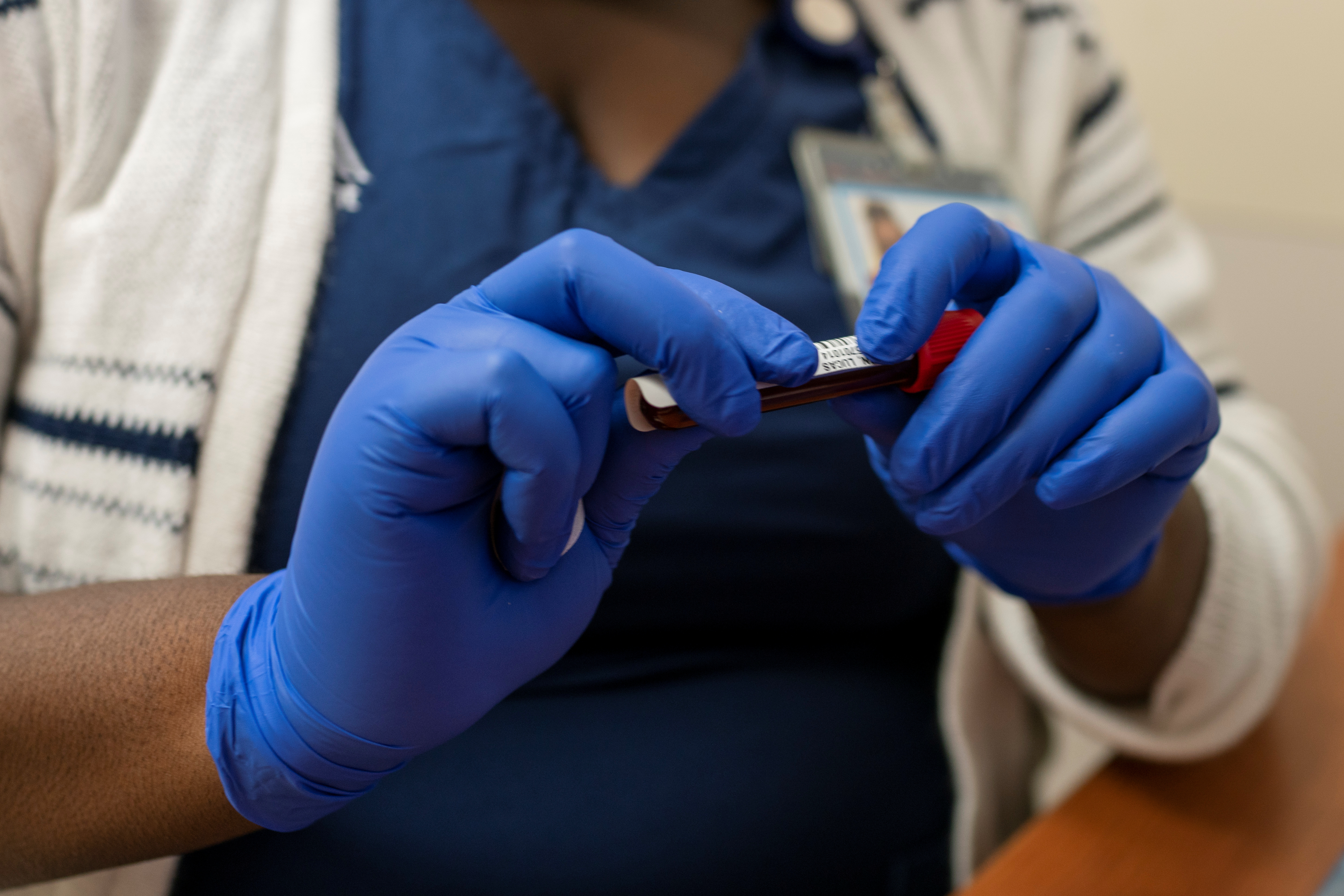 2020-04-25T203710Z_1610759321_RC2WBG9O0WD6_RTRMADP_3_HEALTH-CORONAVIRUS-USA-NEW-YORK