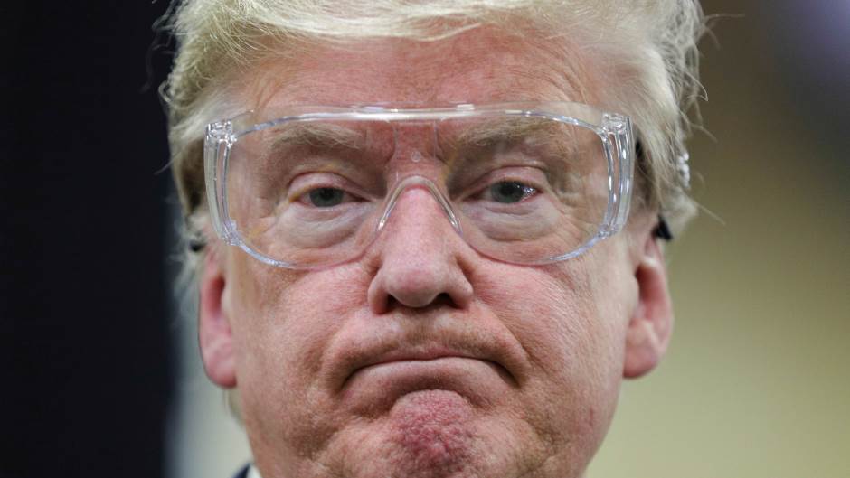 2020-05-06T012449Z_801579327_RC2MIG9ZBV5E_RTRMADP_3_HEALTH-CORONAVIRUS-USA