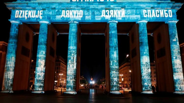 2020-05-08t221424z-1335928737-rc2mkg9mxrtx-rtrmadp-3-ww2-anniversary-germany-292242-750x422