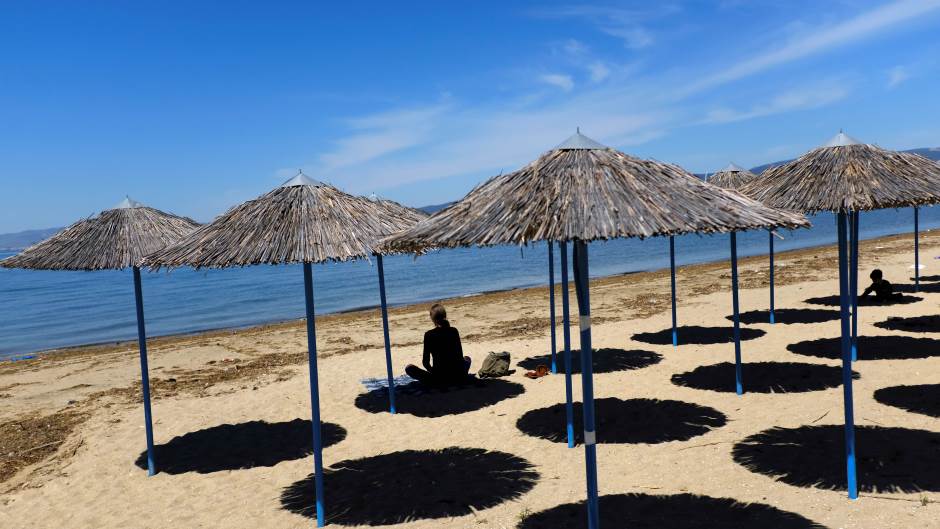 2020-05-12T191214Z_701114102_RC27NG954DKR_RTRMADP_3_HEALTH-CORONAVIRUS-EU-TRAVEL