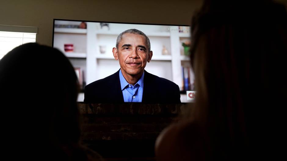 2020-05-17T023249Z_485177235_RC21QG9FB8L0_RTRMADP_3_HEALTH-CORONAVIRUS-GRADUATION-OBAMA