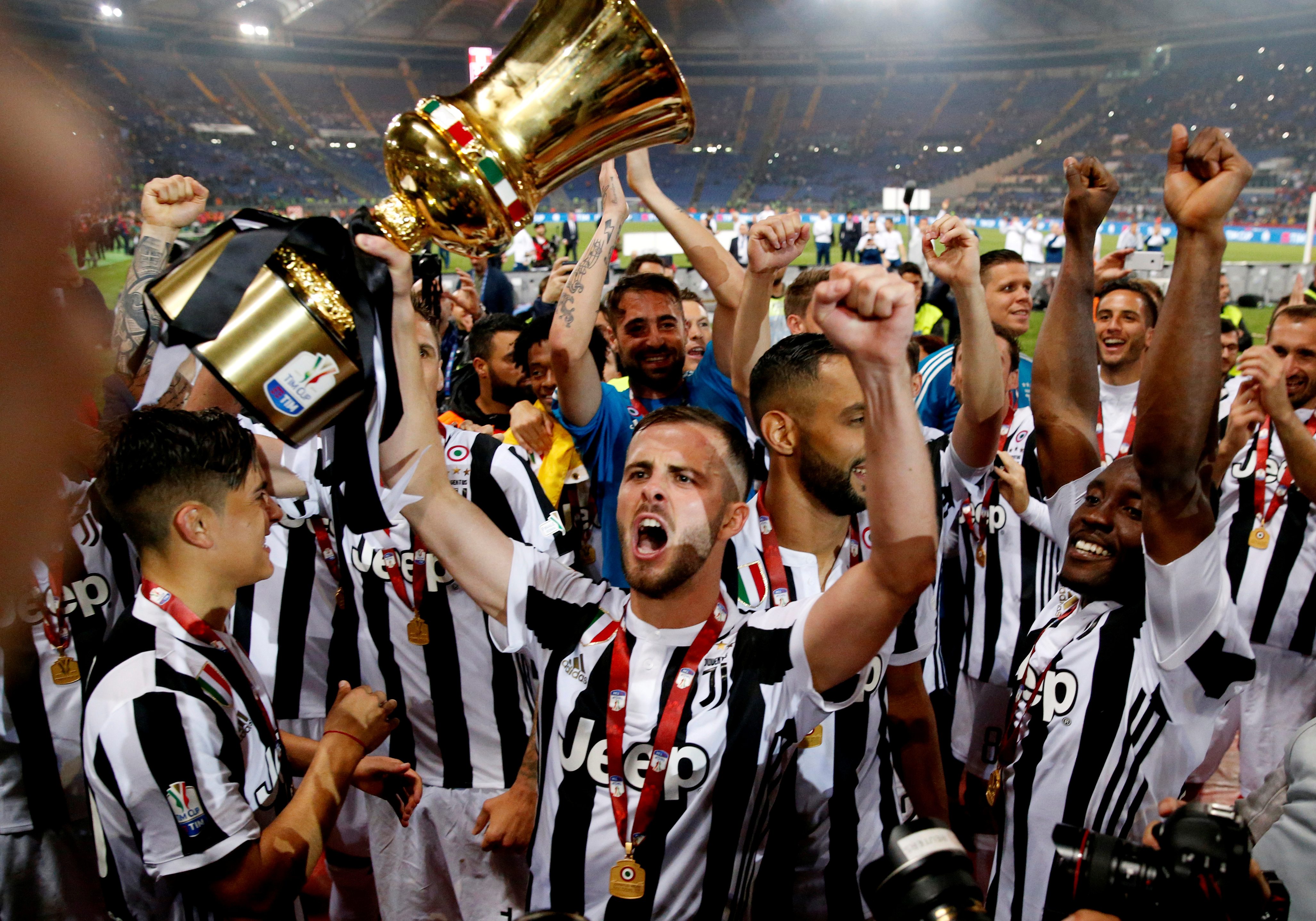 2020-06-11T000000Z_392097084_RC207H9NK7UT_RTRMADP_3_SOCCER-ITALY-COPPA