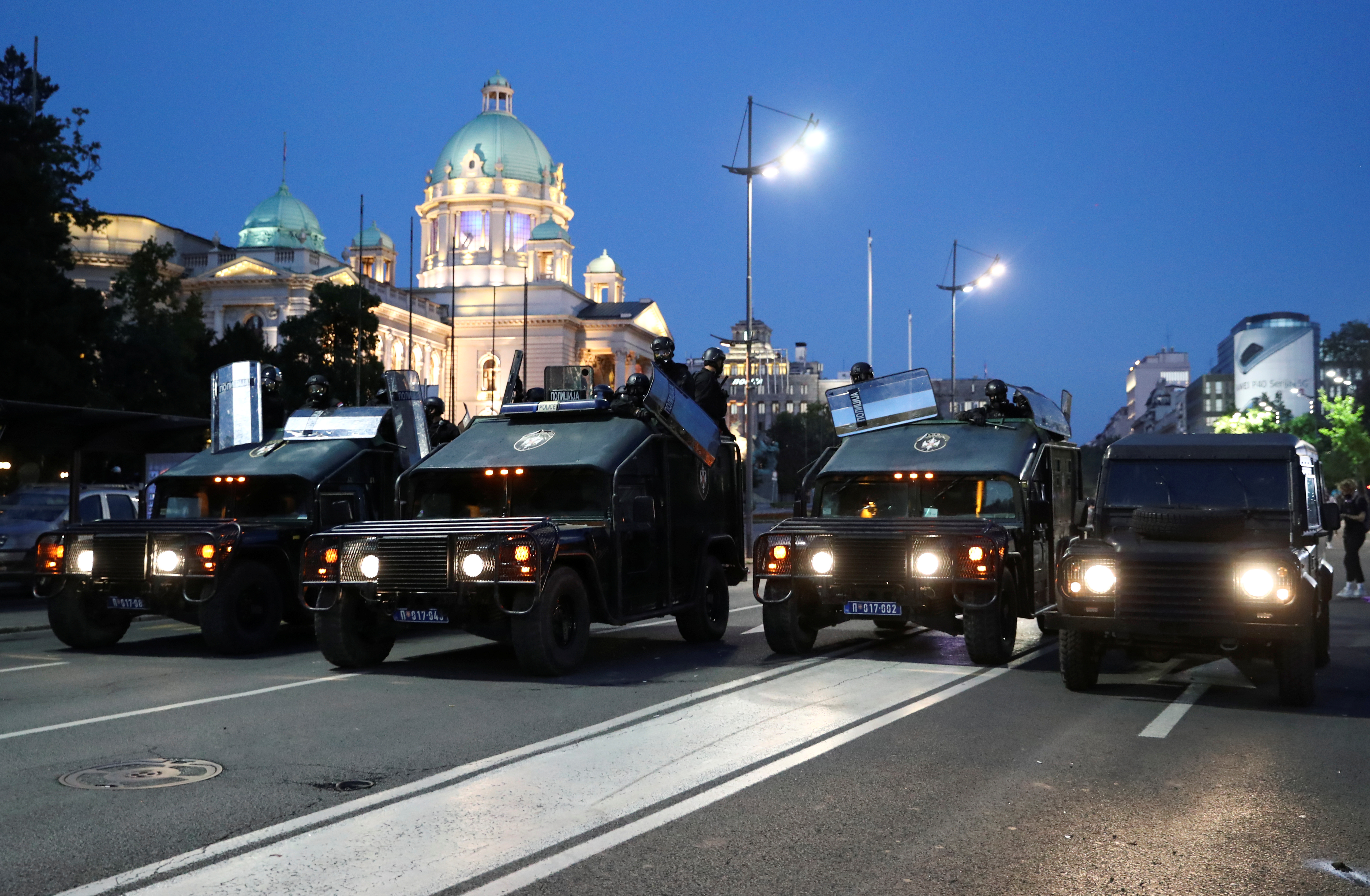 2020-07-08T185943Z_1493659436_RC26PH9CZXLJ_RTRMADP_3_HEALTH-CORONAVIRUS-SERBIA-PROTESTS