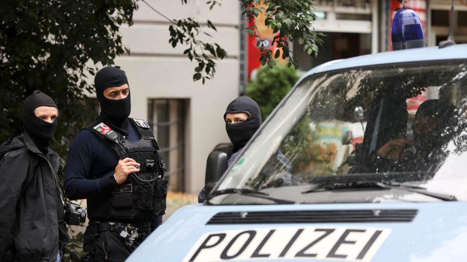 2020-07-15T084733Z_832615426_RC2KTH9AIBFC_RTRMADP_3_GERMANY-SECURITY