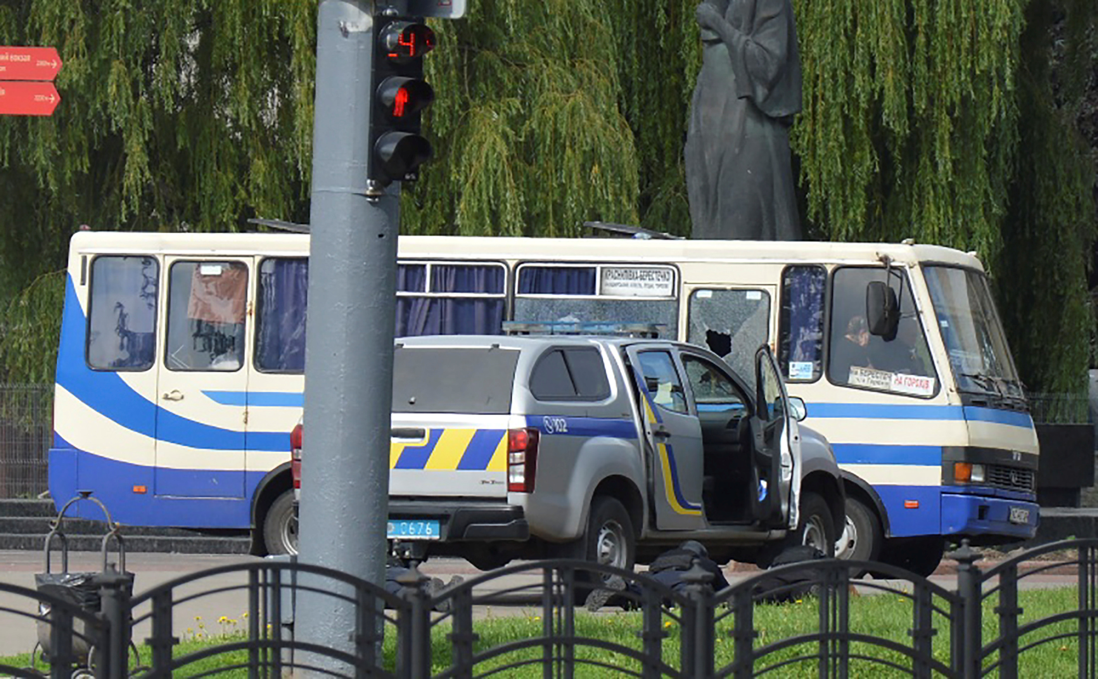 2020-07-21T090047Z_1374351024_RC2LXH9EL9B0_RTRMADP_3_UKRAINE-HOSTAGES