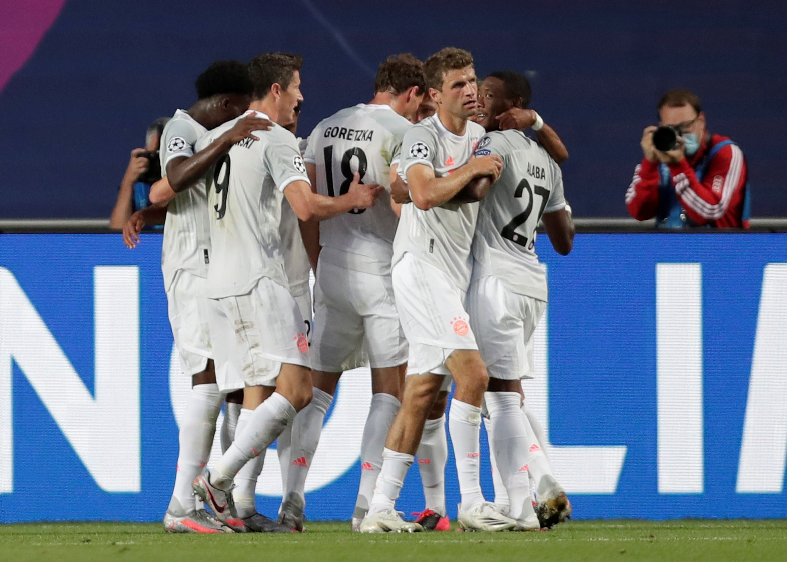 2020-08-14T193312Z_1969232918_RC2VDI9JWCLS_RTRMADP_3_SOCCER-CHAMPIONS-FCB-BAY-REPORT