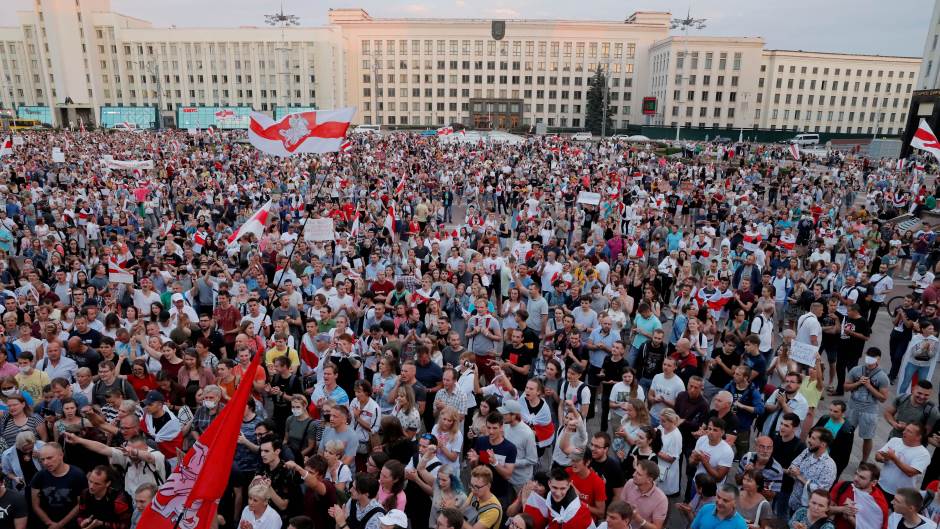 2020-08-18T181620Z_1607445184_RC2IGI9BGT9W_RTRMADP_3_BELARUS-ELECTION