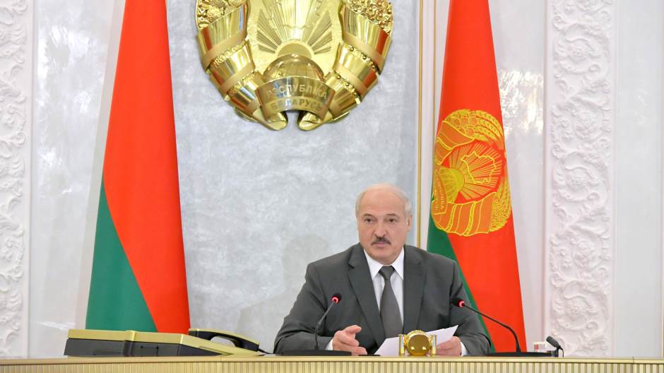 2020-08-19T123410Z_2064421220_RC20HI9CFLBP_RTRMADP_3_BELARUS-ELECTION